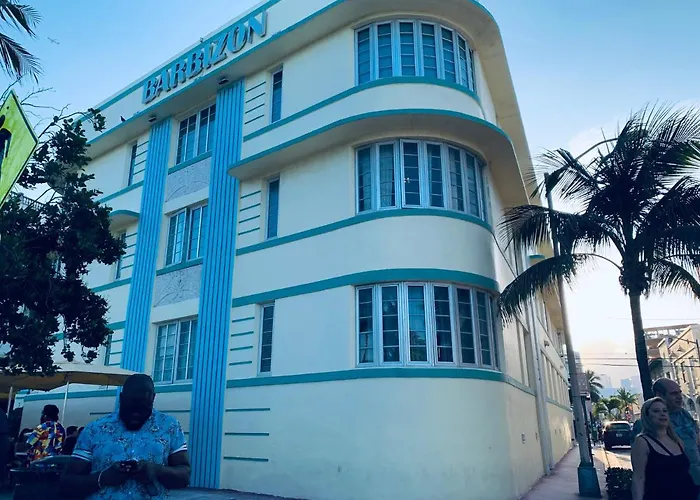 Beach House Beachfront Studio 107